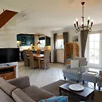 Buitenplaats 83 Üdülőpark