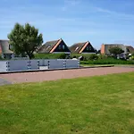 Buitenplaats 83 База отдыха Каллантсог